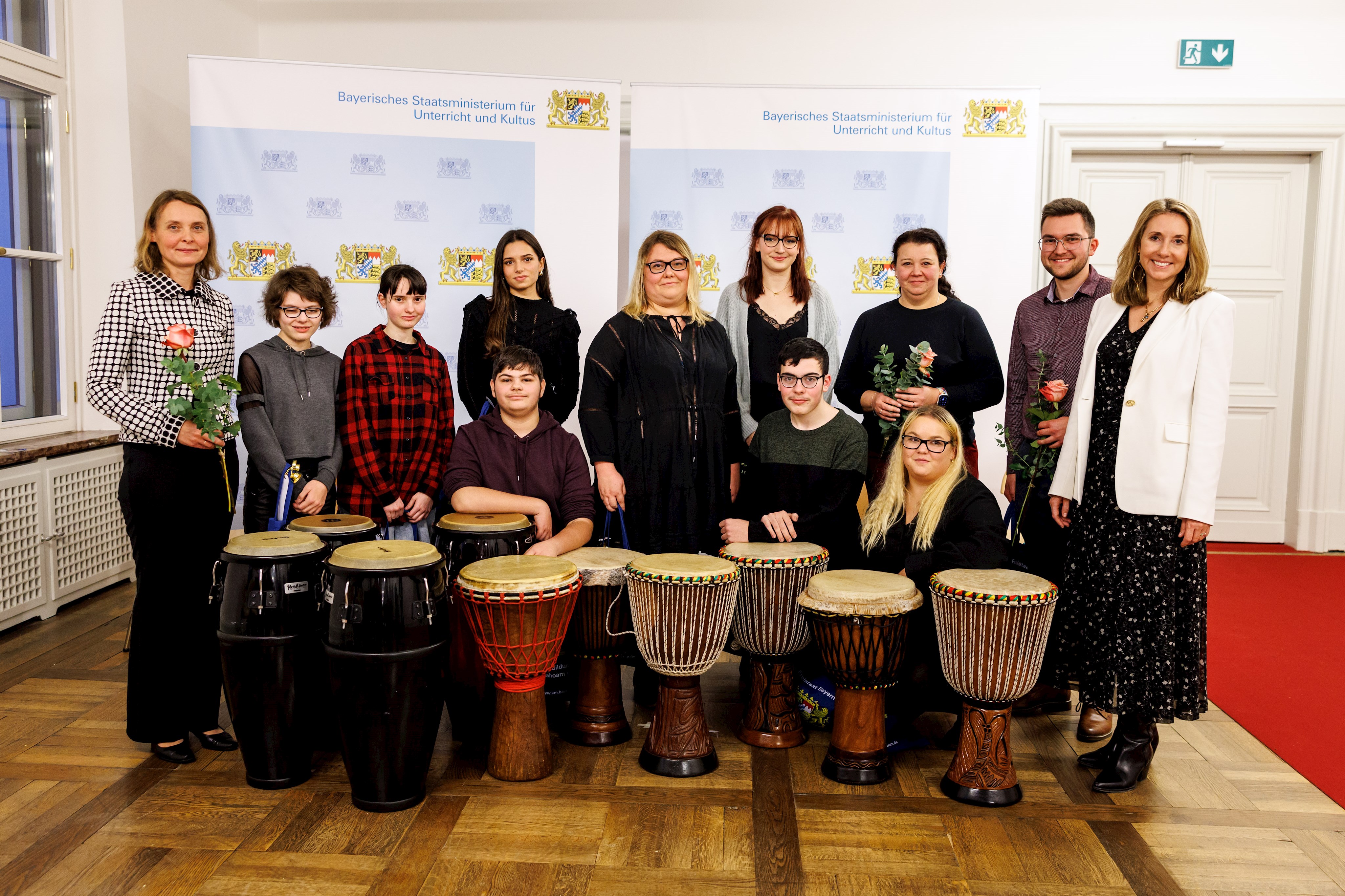 Schülerinnen und Schüler der Greta-Fischer-Schule und des Beruflichen Schulzentrums Dachau sorgten bei der Verleihung des „Schulprofil Inklusion“ für das Rahmenprogramm